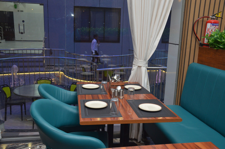 Others 5, Hotel Ramayana, Parbhani