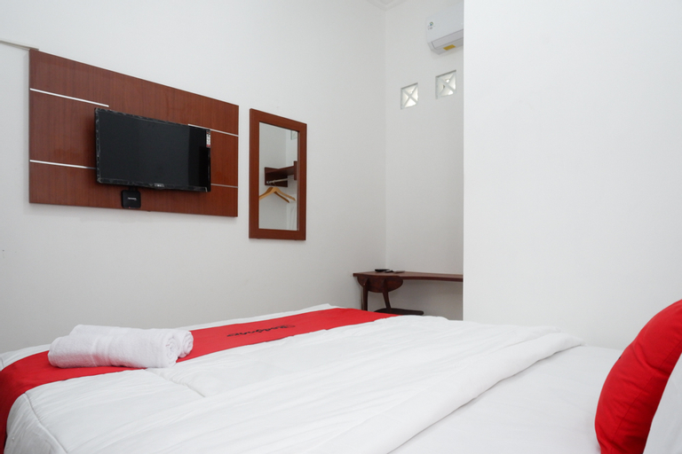 Bedroom 2, RedDoorz Syariah near Exit Tol Krapyak Semarang, Semarang