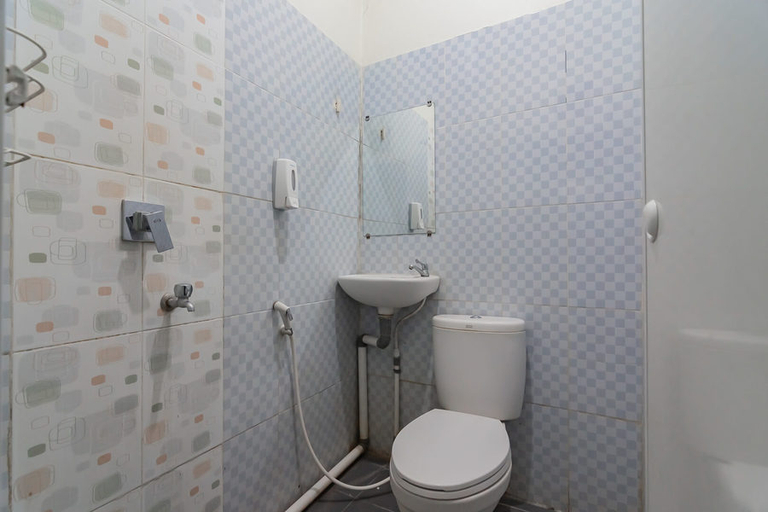 Bathroom 4, Jabrix Hotel, Bandung