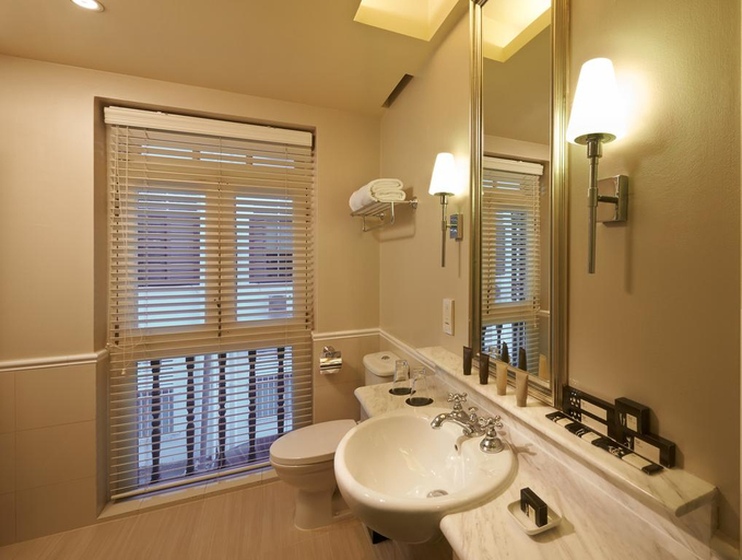 Bathroom, Aurum Royal, Singapore