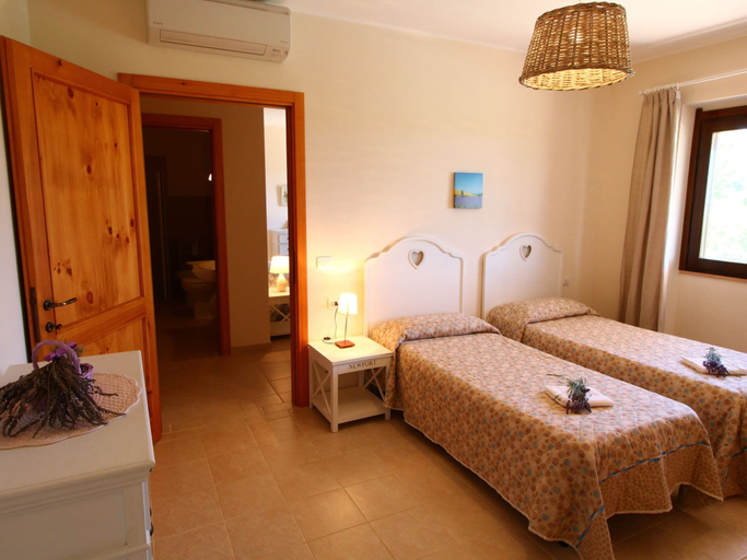 Bedroom 4, Enticing Farmhouse in Montalto di Castro near Sea, Viterbo