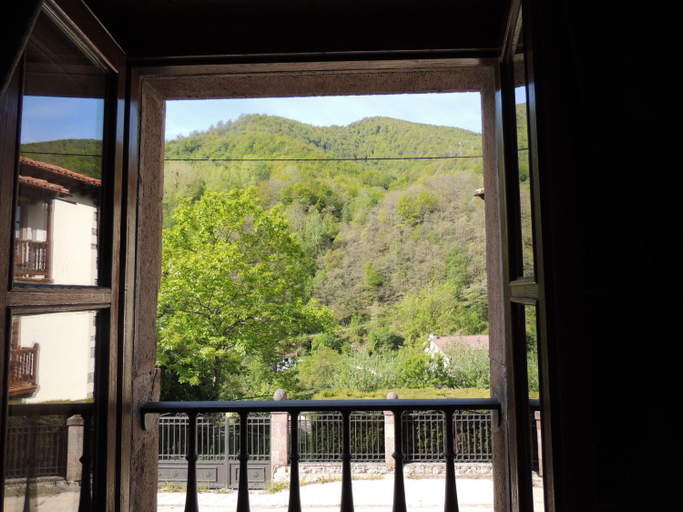Others 5, Posada Maximo, Cantabria