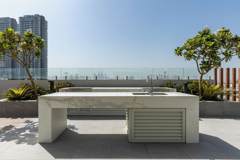 Others 5, Waves - Comfortable JVC Apt with Balcony, Dubai