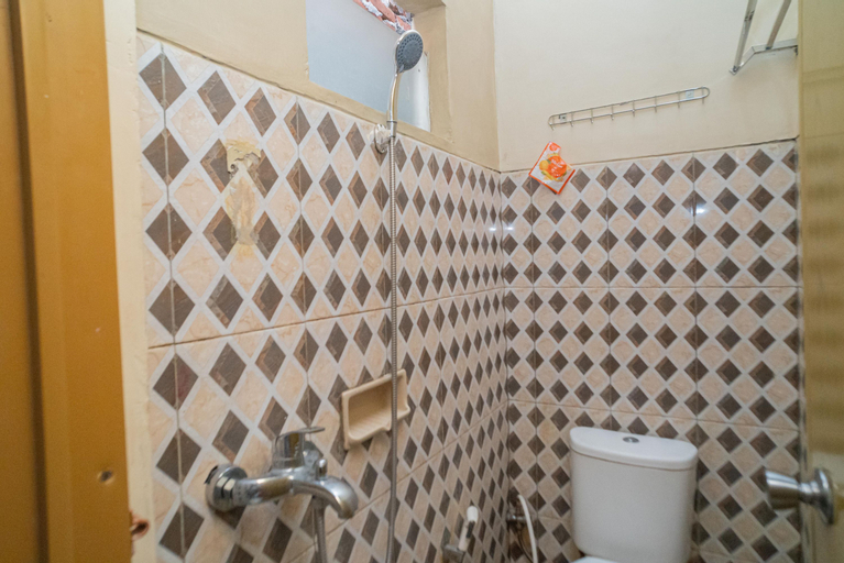 Bathroom 8