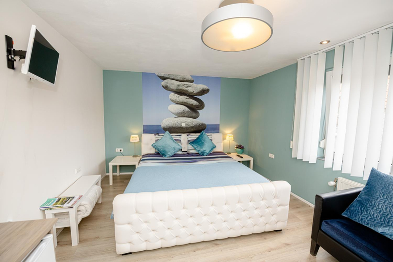 Others 3, B & B M 3, Schinnen
