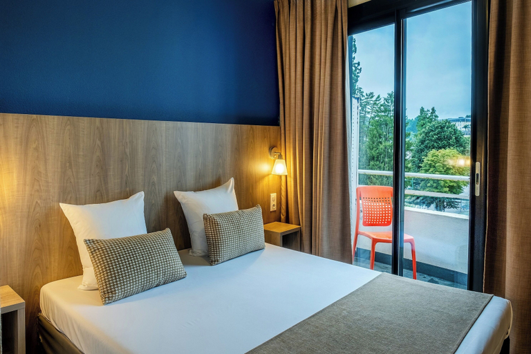 Bedroom 1, Hotel Panorama, Hautes-Pyrénées