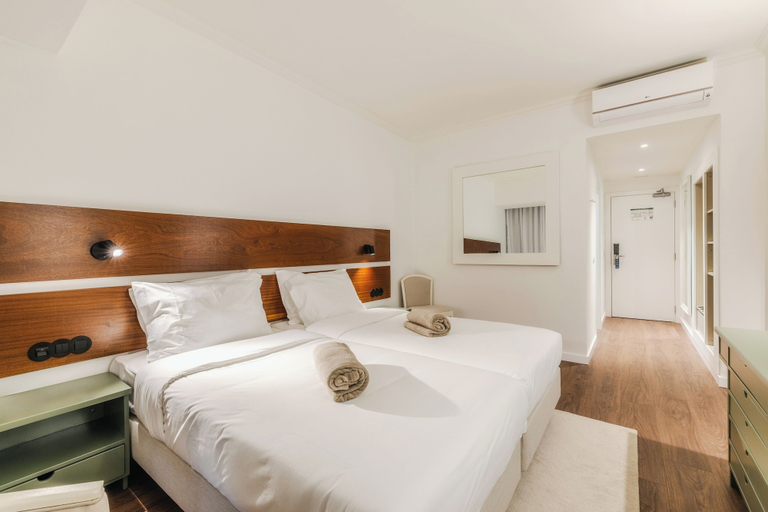 Bedroom 5, Enotel Santo da Serra, Machico