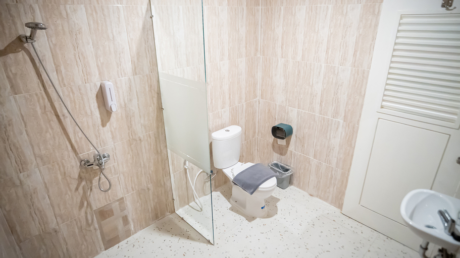 Bathroom 6