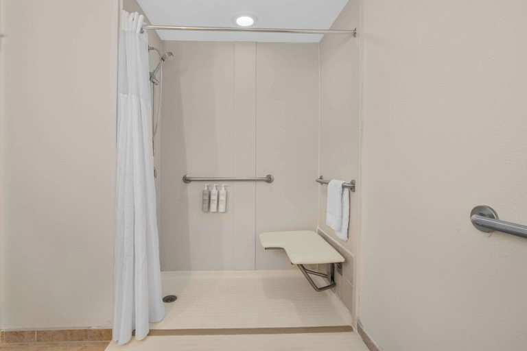 Bathroom 3, Spark by Hilton Colorado Springs I 25 Central, El Paso