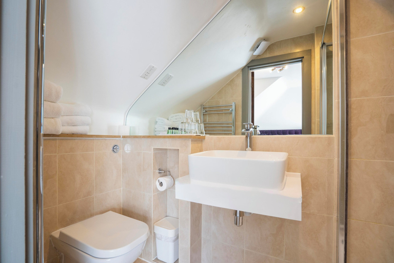 Bathroom 4, Remont Oxford Hotel, Oxfordshire