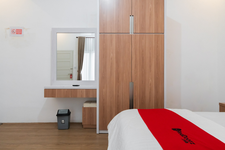 Bedroom 4, RedDoorz Syariah @ Jalan Andalas Padang, Padang