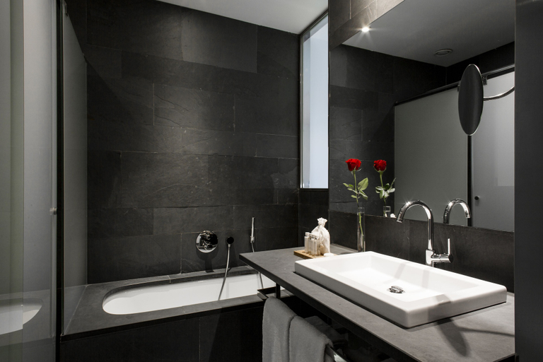 Bathroom 5, Suites Avenue, Barcelona