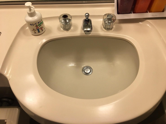 Bathroom 16