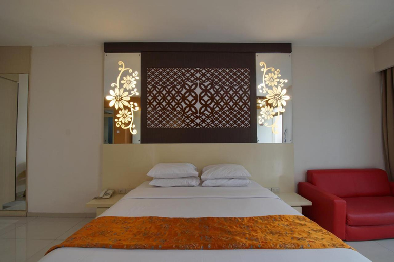 Bedroom 2, New Puri Garden Hotel, Semarang