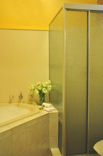 Bathroom 4, High Country Motor Inn, Alpine - East