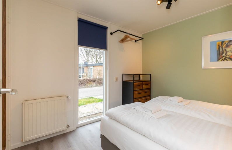 Room 3, Welcoming Family Home, Goes