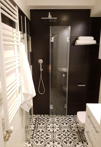 Bathroom 4, Gertrudy Old Town Apartments, Kraków City