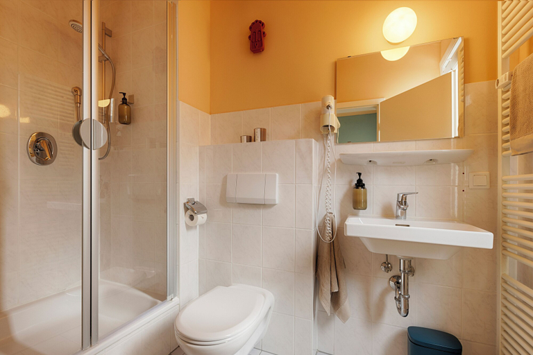 Bathroom 5, homie hotel kunterbunt, Würzburg