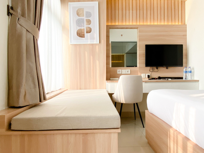 Bedroom 2, Comfortable Stay Studio at Pollux Chadstone Apartment By Travelio, Cikarang
