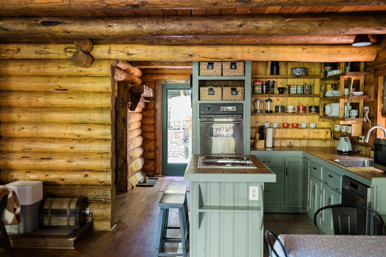 Food & Drinks, 87sl - Starlink - Sauna - Sleeps 8, Whatcom