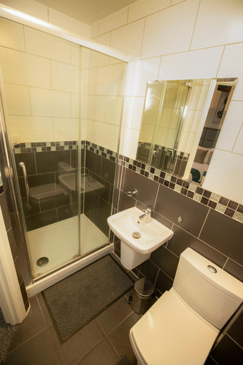 Bathroom 3, Comfotel BLU, London