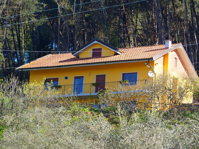 Exterior & Views 1, Modern Poolside Home in Pescia, Pistoia