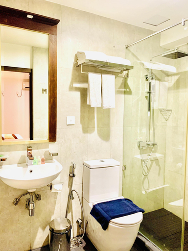 Bathroom 5, City Hotel Colombo 02, Colombo