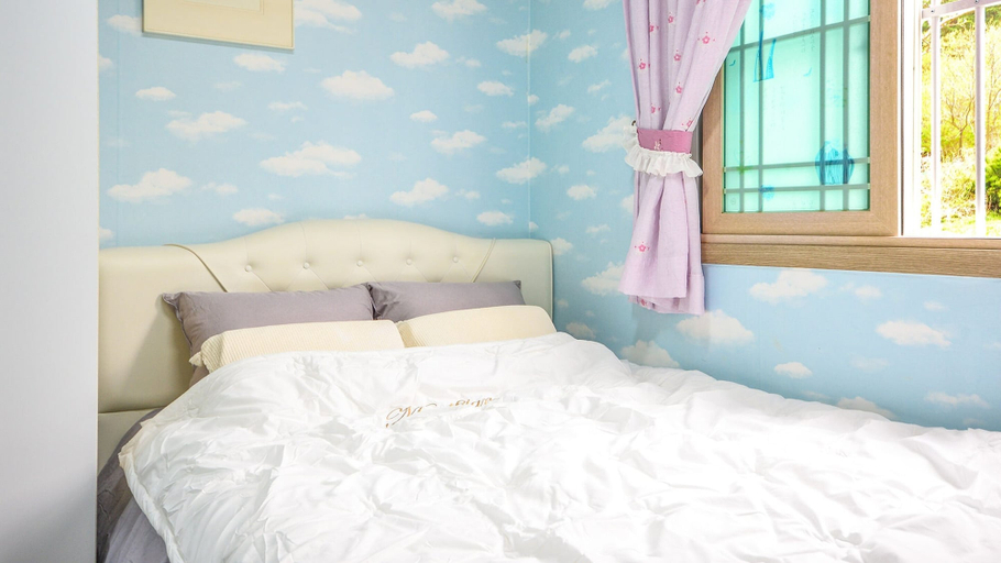 Bedroom 3, Samcheok Herb Pension, Samcheok
