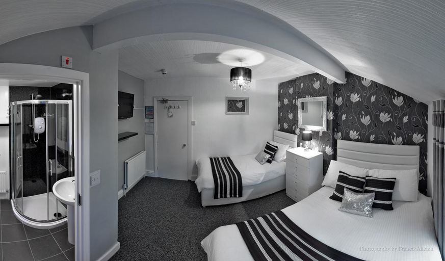 Others 2, Ardern Hotel, Blackpool