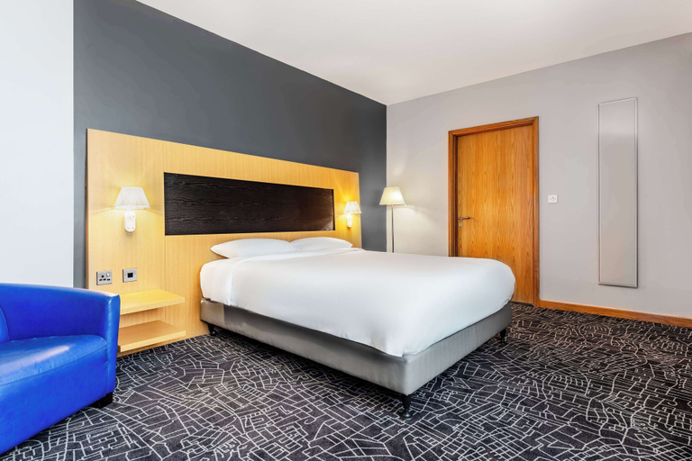 Bedroom 3, Park Inn by Radisson Peterborough, Peterborough