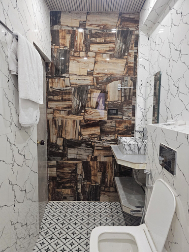 Bathroom 3, LUXE LAGOON, North 24 Parganas