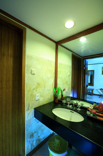 Bathroom 4, Tanjung Lesung Beach Hotel, Pandeglang