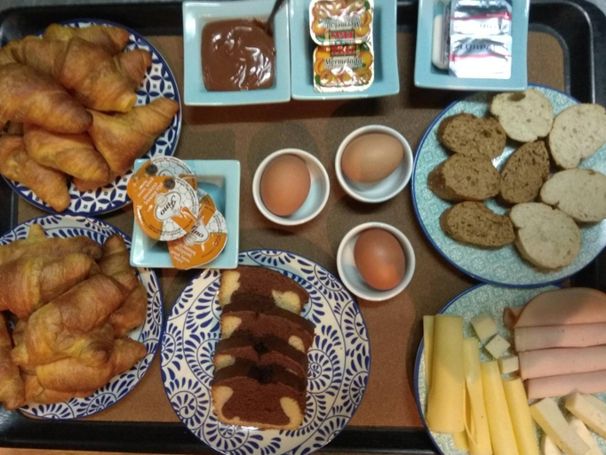 Food & Drinks, Central Rooms, Peloponnese