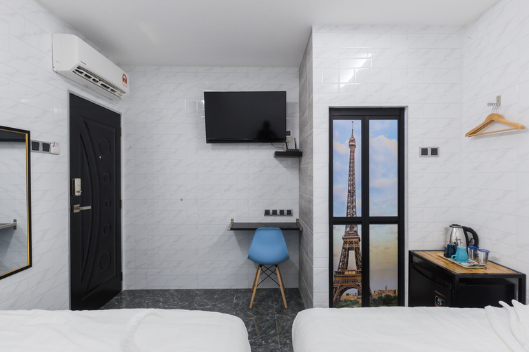 Bedroom 12