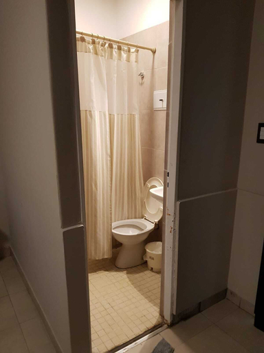 Bathroom, Marilian II, Capital