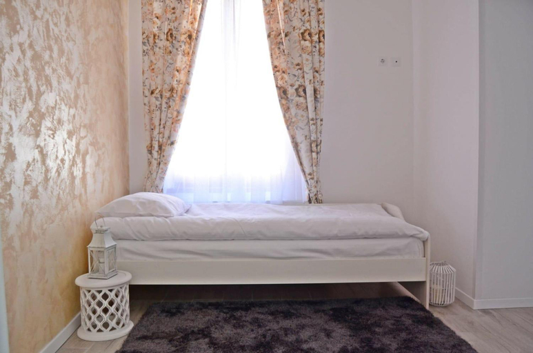 Others 3, Kaya Home, Sibiu