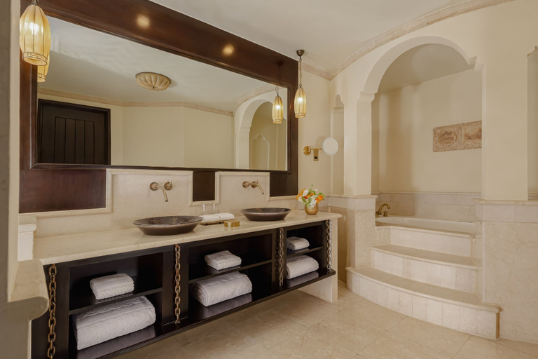 Bathroom 5, Sharq Village & Spa, a Ritz-Carlton Hotel, Doha