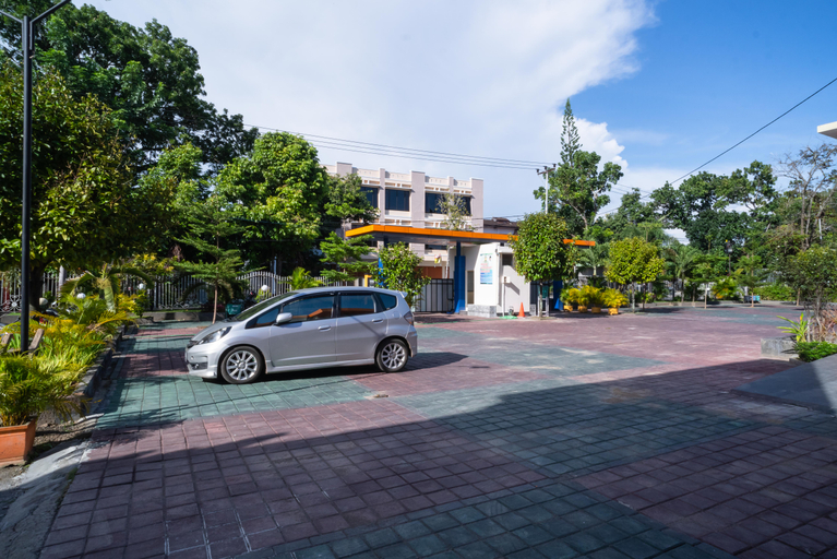 Exterior & Views, RedDoorz @ Jalan Pendidikan Mataram, Lombok