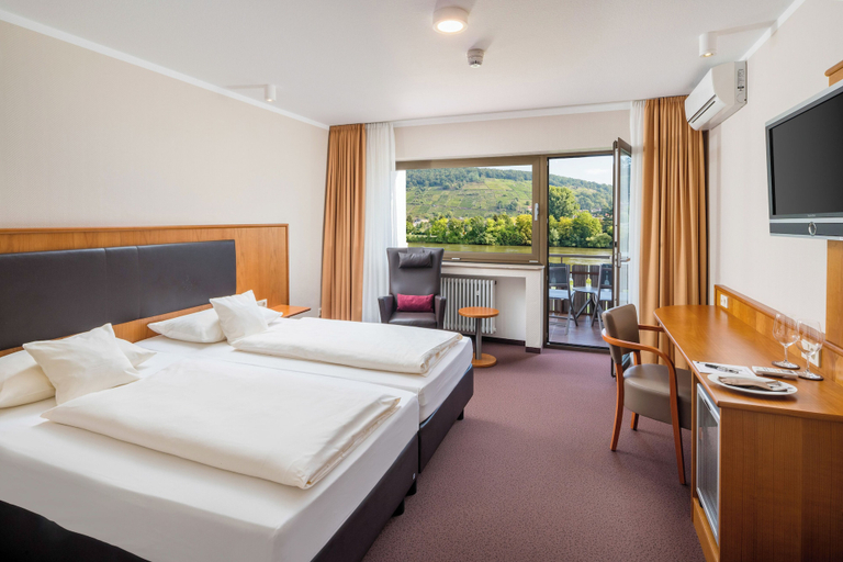 Bedroom 4, Straubs Schöne Aussicht, Miltenberg