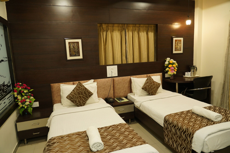 Bedroom 2, Marshall the grand, Ahmadabad