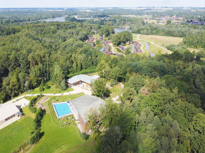Pool 4, Woodland Retreat, Antoing, Hainaut