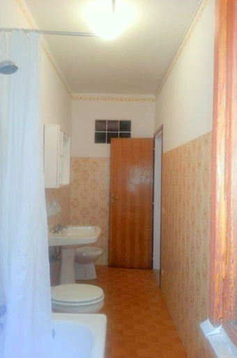 Bathroom 4, Lovely Apartment in Trarego Viggiona With Terrace, Verbano-Cusio-Ossola