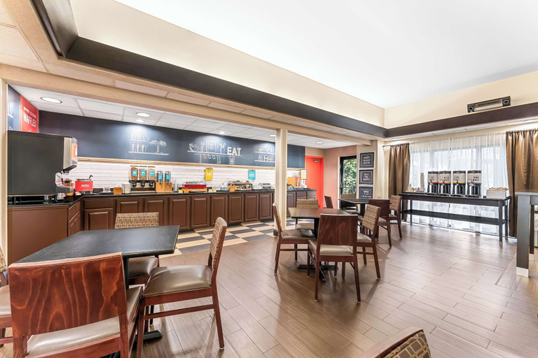 Food & Drinks 5, Hampton Inn Stroudsburg/Poconos, Monroe