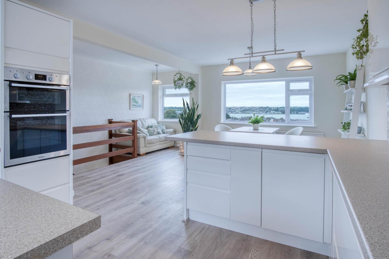 Others 5, Longview - 4 Bedroom Holiday Home - Pembroke Dock, Pembrokeshire