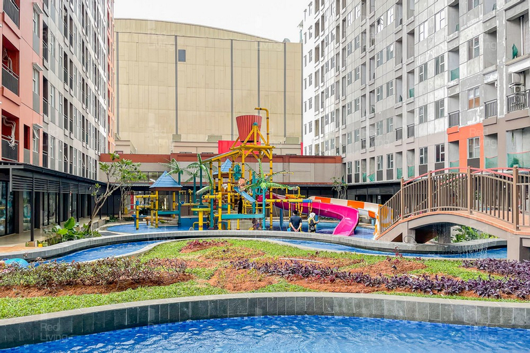 RedLiving Apartemen Transpark Juanda - Kamarku Tower Jade with Netflix, Bekasi