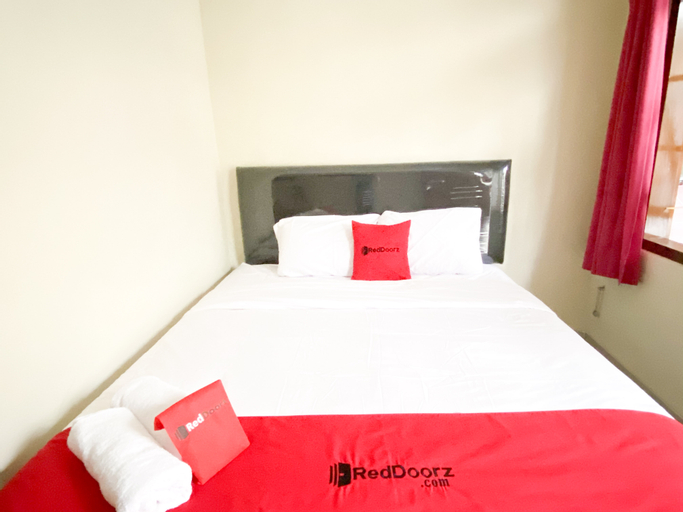 3, RedDoorz @ Simpang Borobudur, Malang