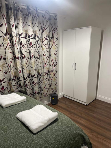 Bedroom, Tms 3bdr Tilbury - Free Parking, Thurrock