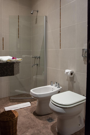 Bathroom 3, Hotel del Ingenio, Ledesma