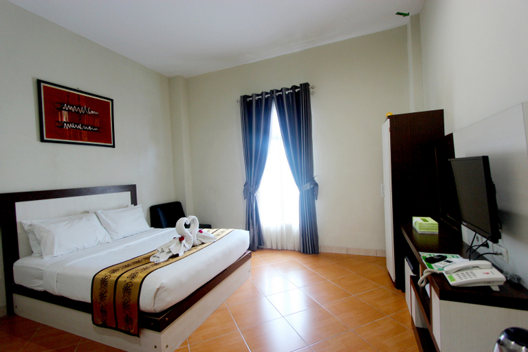 Bedroom 3, Yasmin Hotel & Restaurant, West Bangka