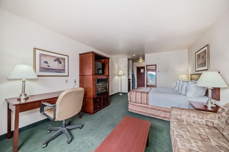 Bedroom 3, Grande Cache Inn and Suites, Division No. 18